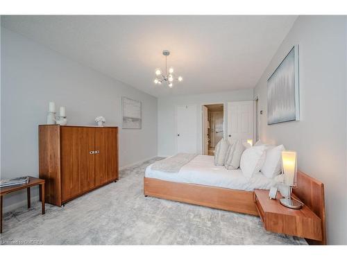 1905-2170 Marine Drive, Oakville, ON - Indoor Photo Showing Bedroom