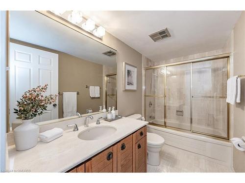 1905-2170 Marine Drive, Oakville, ON - Indoor Photo Showing Bathroom