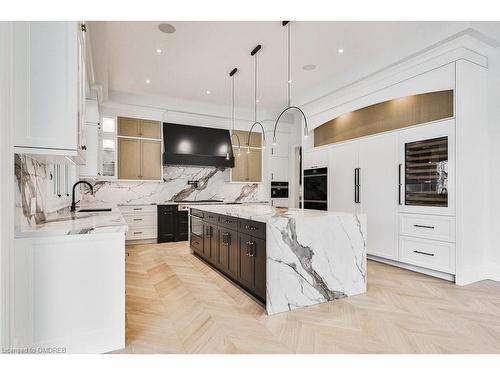 556 Fourth Line, Oakville, ON - Indoor Photo Showing Kitchen With Upgraded Kitchen