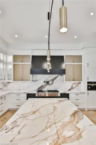 556 Fourth Line, Oakville, ON - Indoor Photo Showing Kitchen