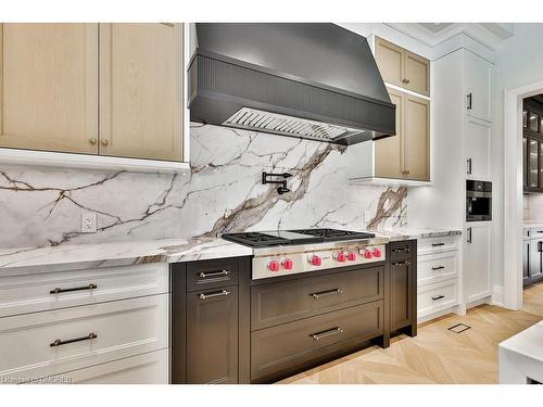 556 Fourth Line, Oakville, ON - Indoor Photo Showing Kitchen