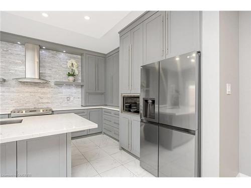 567 Sanderson Crescent, Milton, ON - Indoor Photo Showing Kitchen