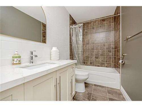 567 Sanderson Crescent, Milton, ON - Indoor Photo Showing Bathroom