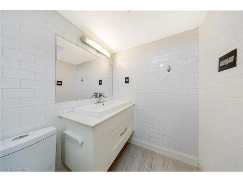 567 Sanderson Crescent, Milton, ON - Indoor Photo Showing Bathroom