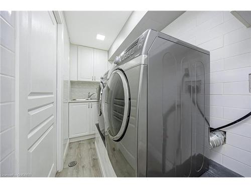 567 Sanderson Crescent, Milton, ON - Indoor Photo Showing Laundry Room