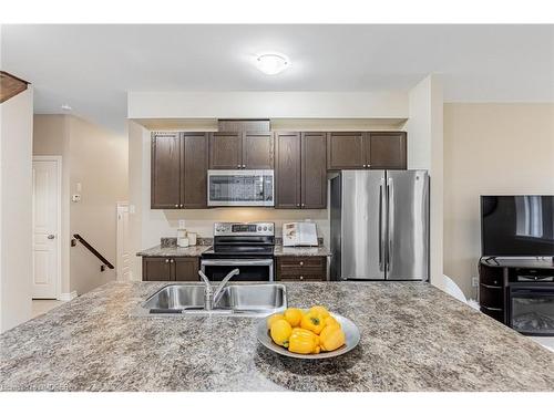 46 Hugill Way, Waterdown, ON - Indoor Photo Showing Kitchen With Double Sink With Upgraded Kitchen