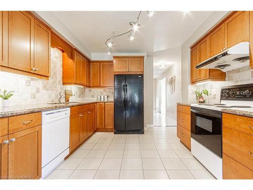 3175 Thorncrest Drive, Mississauga, ON - Indoor Photo Showing Kitchen