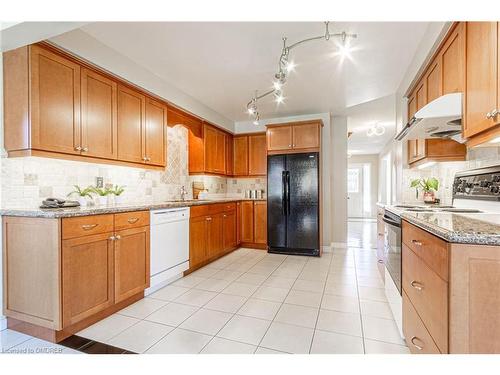 3175 Thorncrest Drive, Mississauga, ON - Indoor Photo Showing Kitchen