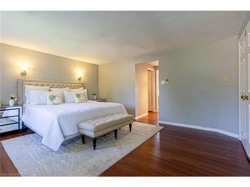 3175 Thorncrest Drive, Mississauga, ON - Indoor Photo Showing Bedroom