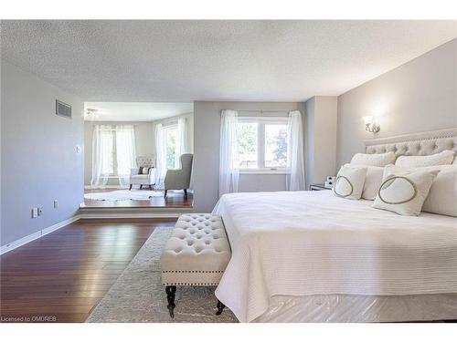 3175 Thorncrest Drive, Mississauga, ON - Indoor Photo Showing Bedroom