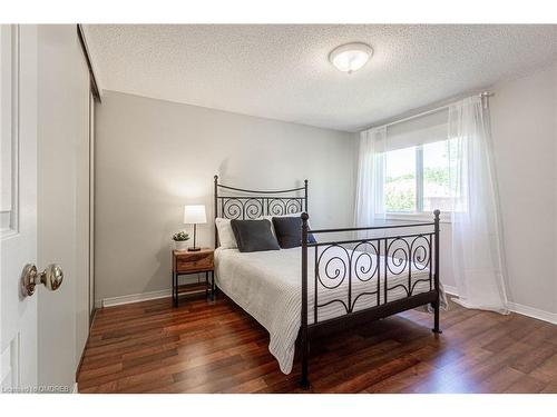 3175 Thorncrest Drive, Mississauga, ON - Indoor Photo Showing Bedroom