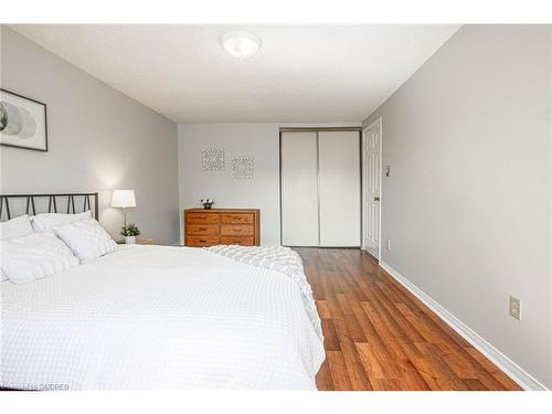 3175 Thorncrest Drive, Mississauga, ON - Indoor Photo Showing Bedroom