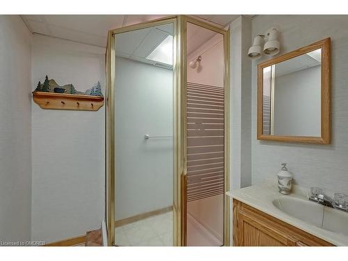 2492 Woburn Crescent, Oakville, ON - Indoor Photo Showing Bathroom