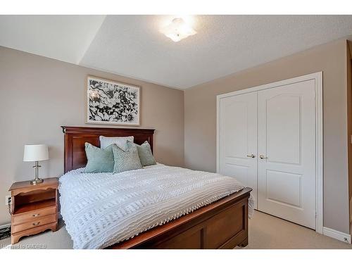 2433 Presquile Drive, Oakville, ON - Indoor Photo Showing Bedroom