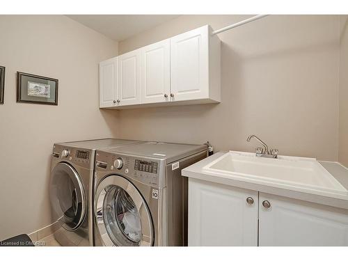 2433 Presquile Drive, Oakville, ON - Indoor Photo Showing Laundry Room