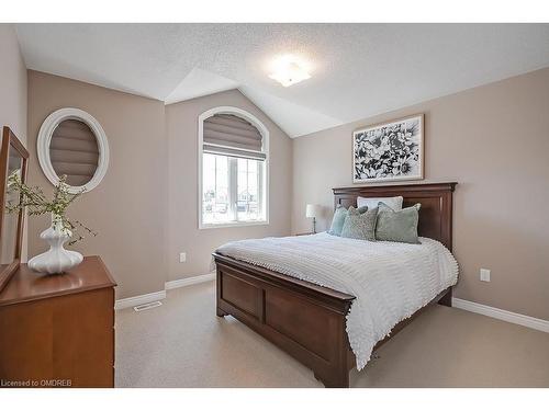 2433 Presquile Drive, Oakville, ON - Indoor Photo Showing Bedroom