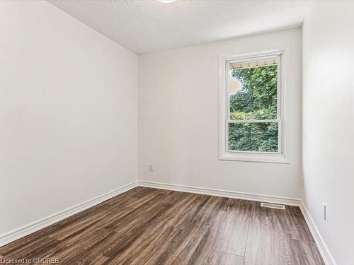 22-242 Lakeport Road, St. Catharines, ON - Indoor Photo Showing Other Room