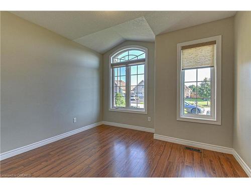 123 Coulas Crescent, Waterford, ON - Indoor Photo Showing Other Room