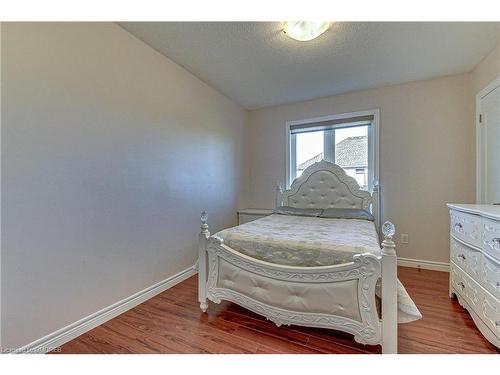 123 Coulas Crescent, Waterford, ON - Indoor Photo Showing Bedroom