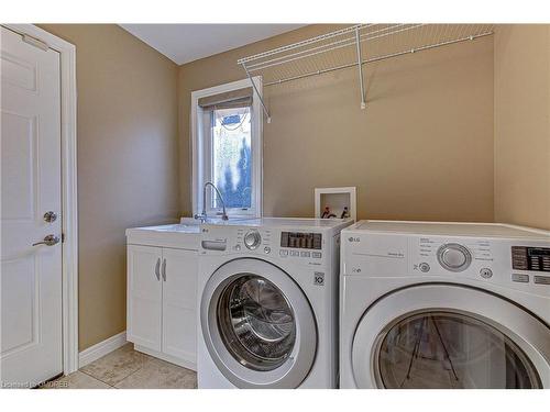 123 Coulas Crescent, Waterford, ON - Indoor Photo Showing Laundry Room