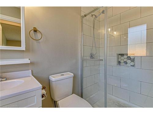 123 Coulas Crescent, Waterford, ON - Indoor Photo Showing Bathroom