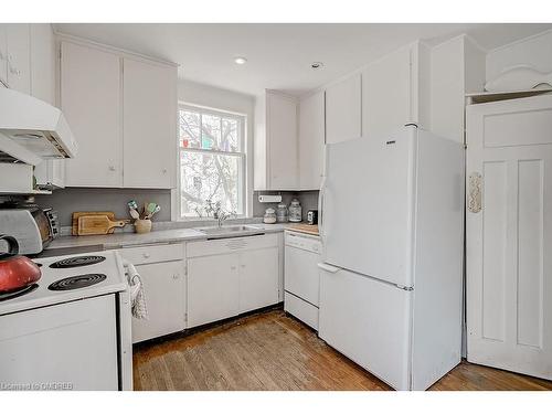 200 William Street, Oakville, ON - Indoor Photo Showing Kitchen