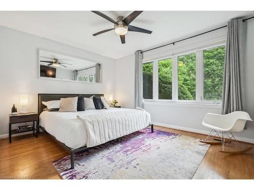 1129 Shaw Street, Oakville, ON - Indoor Photo Showing Bedroom