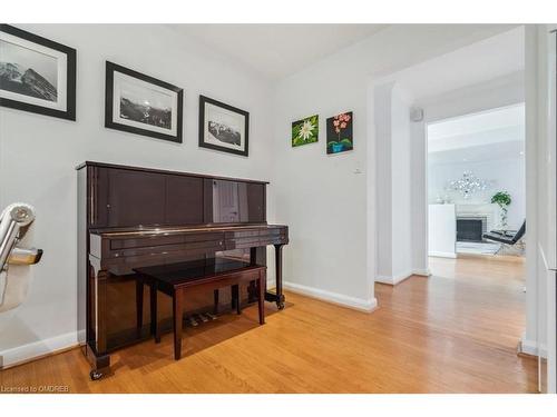 1129 Shaw Street, Oakville, ON - Indoor Photo Showing Other Room