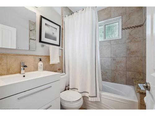 1129 Shaw Street, Oakville, ON - Indoor Photo Showing Bathroom