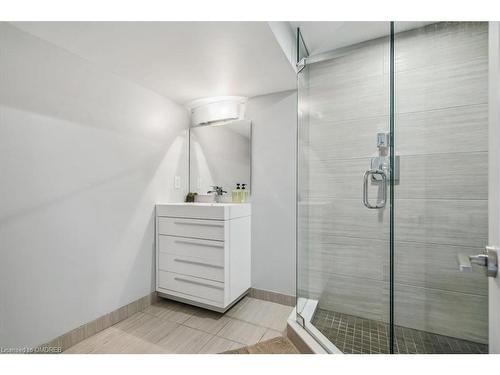 1129 Shaw Street, Oakville, ON - Indoor Photo Showing Bathroom