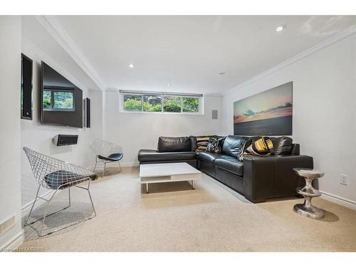 1129 Shaw Street, Oakville, ON - Indoor Photo Showing Living Room