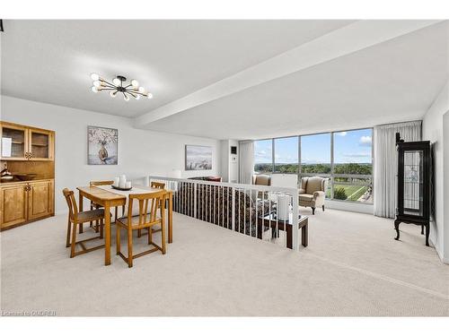 1106-2185 Marine Drive, Oakville, ON - Indoor Photo Showing Dining Room