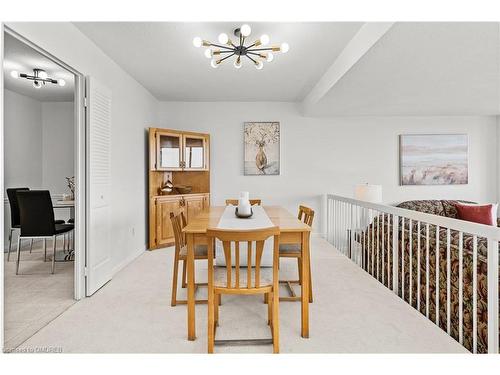 1106-2185 Marine Drive, Oakville, ON - Indoor Photo Showing Dining Room