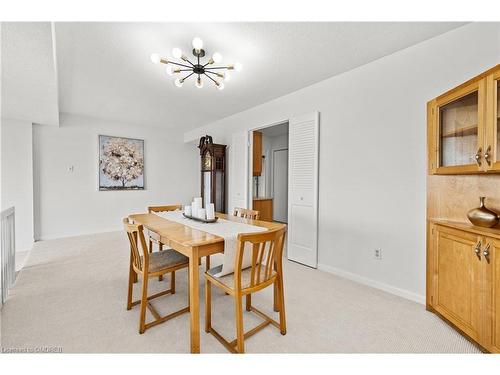 1106-2185 Marine Drive, Oakville, ON - Indoor Photo Showing Dining Room