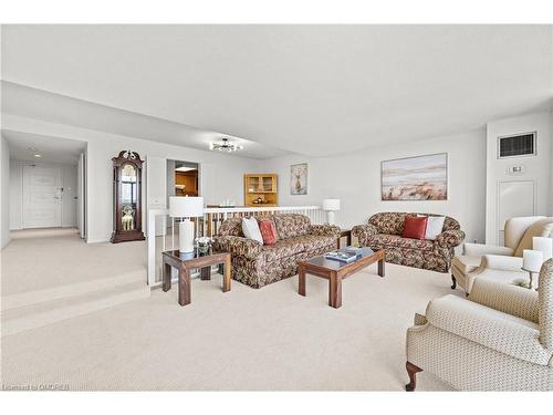 1106-2185 Marine Drive, Oakville, ON - Indoor Photo Showing Living Room