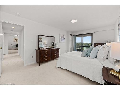 1106-2185 Marine Drive, Oakville, ON - Indoor Photo Showing Bedroom