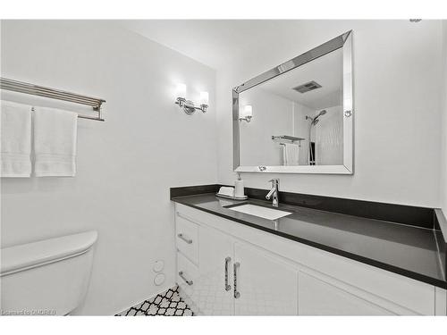 1106-2185 Marine Drive, Oakville, ON - Indoor Photo Showing Bathroom