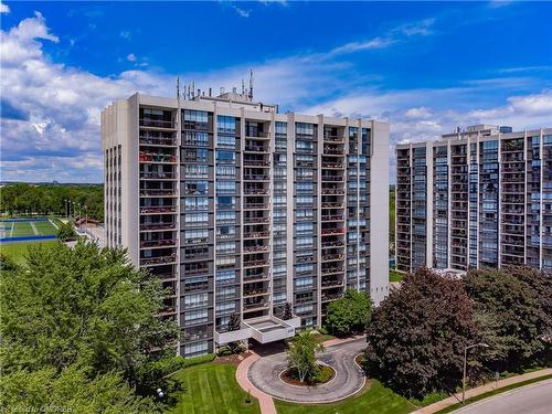 1106-2185 Marine Drive, Oakville, ON - Outdoor With Facade