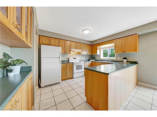 227 Farley Drive, Guelph, ON - Indoor Photo Showing Kitchen