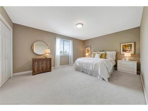 227 Farley Drive, Guelph, ON - Indoor Photo Showing Bedroom