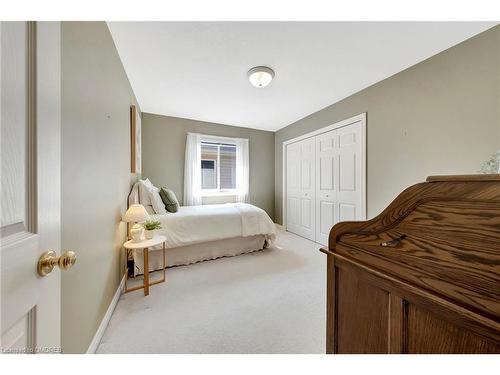 227 Farley Drive, Guelph, ON - Indoor Photo Showing Bedroom