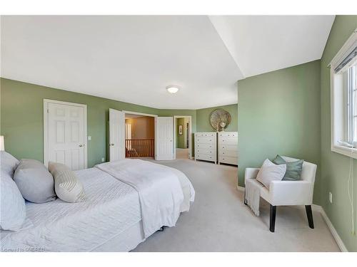 227 Farley Drive, Guelph, ON - Indoor Photo Showing Bedroom