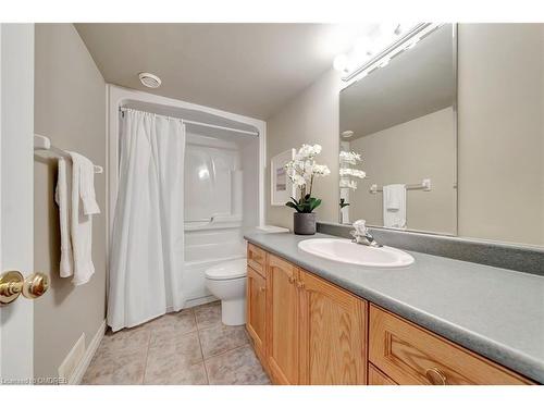 227 Farley Drive, Guelph, ON - Indoor Photo Showing Bathroom