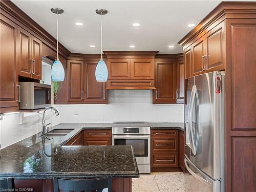 2215 Springfield Court, Mississauga, ON - Indoor Photo Showing Kitchen With Double Sink With Upgraded Kitchen