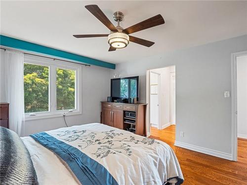 2215 Springfield Court, Mississauga, ON - Indoor Photo Showing Bedroom