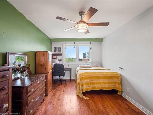 2215 Springfield Court, Mississauga, ON - Indoor Photo Showing Bedroom