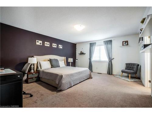 44 Forbes Terrace, Milton, ON - Indoor Photo Showing Bedroom