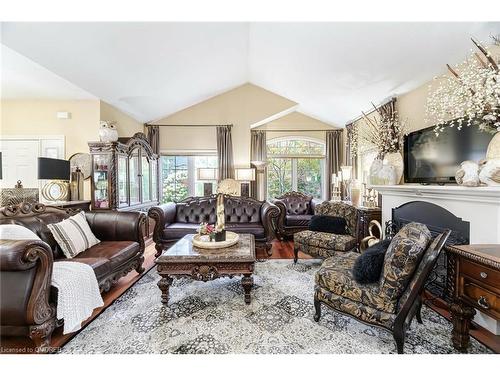 18 Martha Court, Fenwick, ON - Indoor Photo Showing Living Room With Fireplace