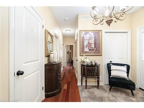 18 Martha Court, Fenwick, ON - Indoor Photo Showing Bedroom