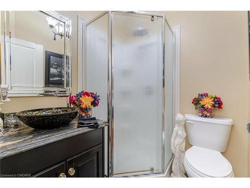 18 Martha Court, Fenwick, ON - Indoor Photo Showing Laundry Room